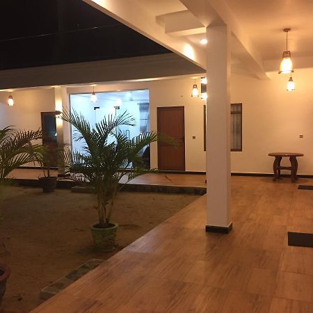 Blue Wings Beach Hotel Trincomalee Exterior foto